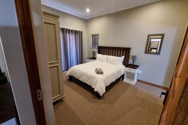 Last Cast - Main bedroom